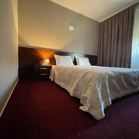 Hotel Athos 3*