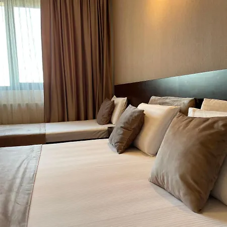 Athos Hotel 3*