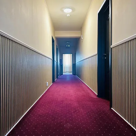 Hotel Athos 3*